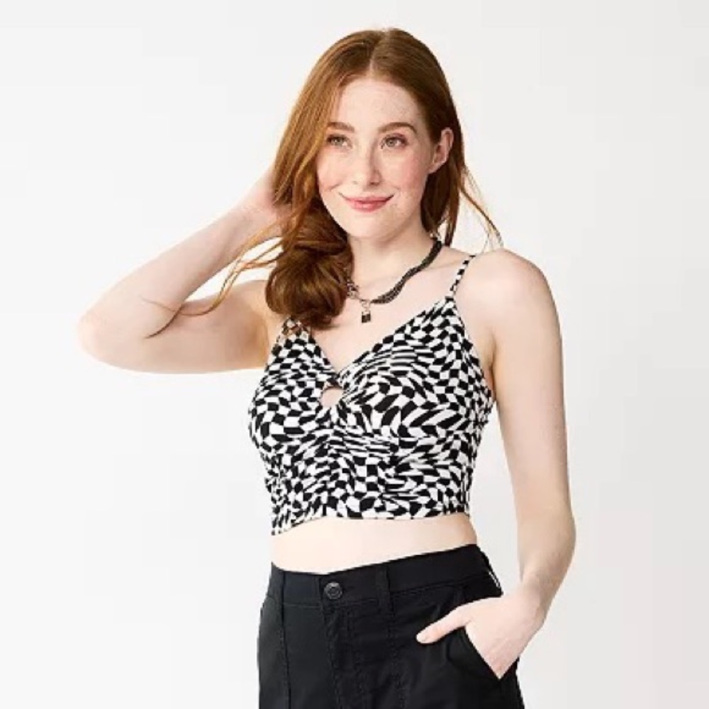 SO Black & White crop top